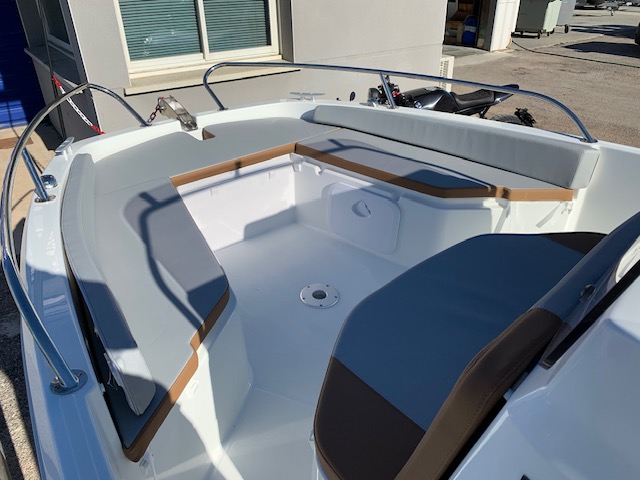 slider 11 Beneteau Flyer 6 SPACEdeck